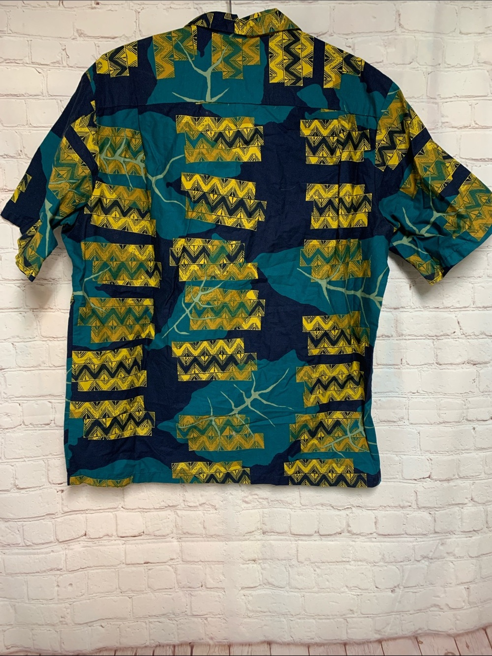 NWOT Tutuvi Hawaii Hawaiian Shirt Size L - Picture 4 of 4